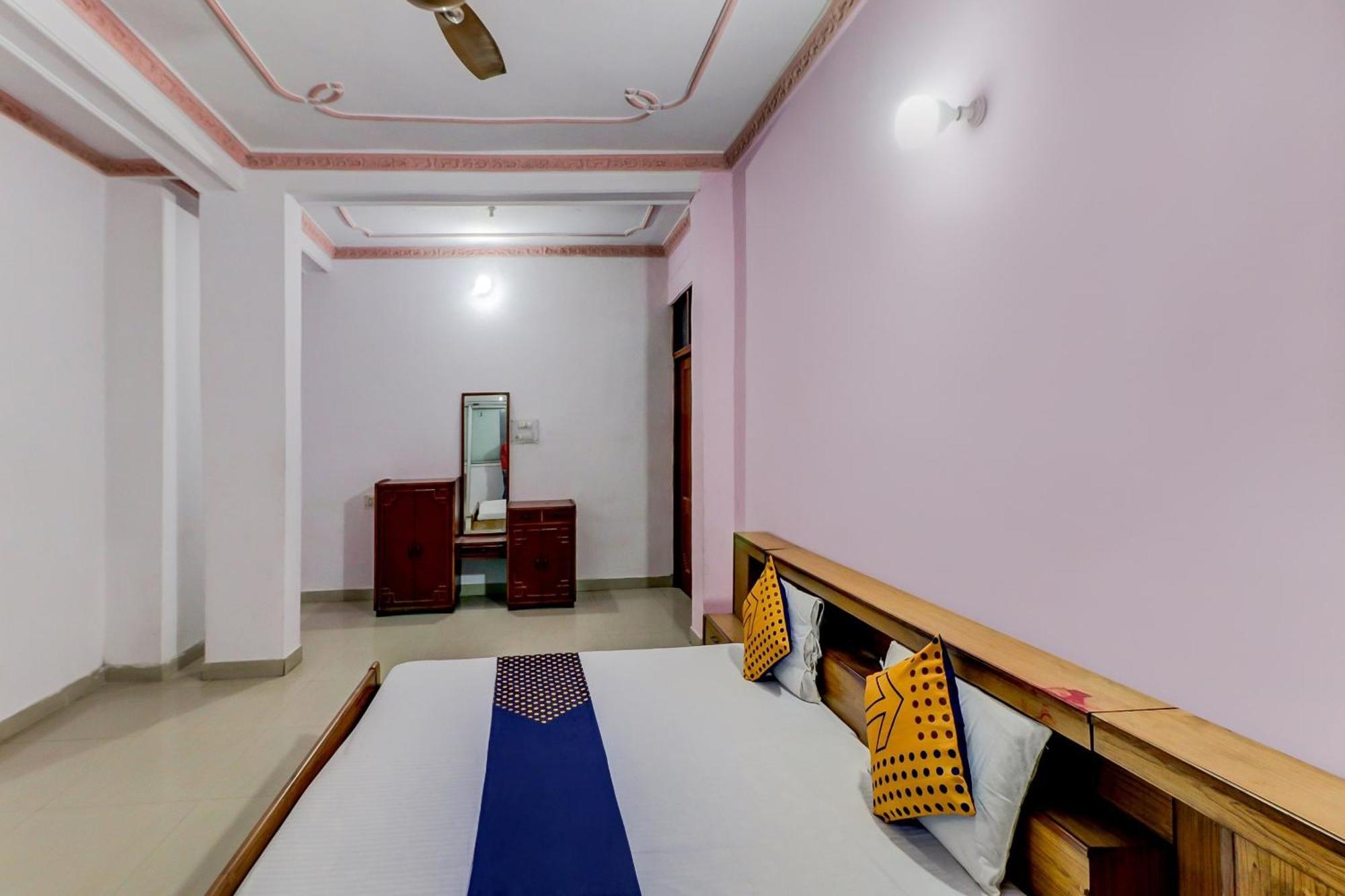 J C Guest House Hasanganj Bagian luar foto