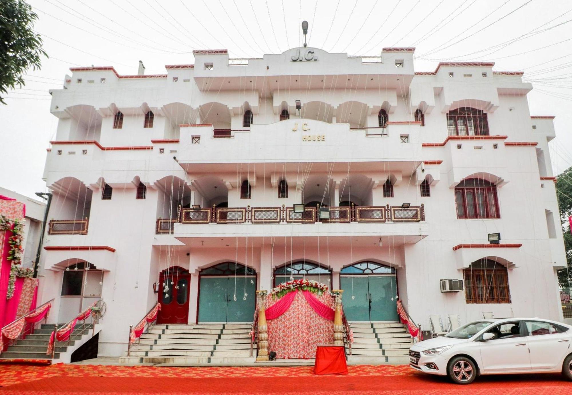 J C Guest House Hasanganj Bagian luar foto