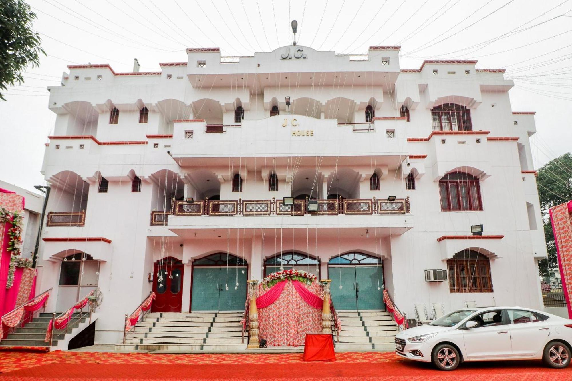 J C Guest House Hasanganj Bagian luar foto