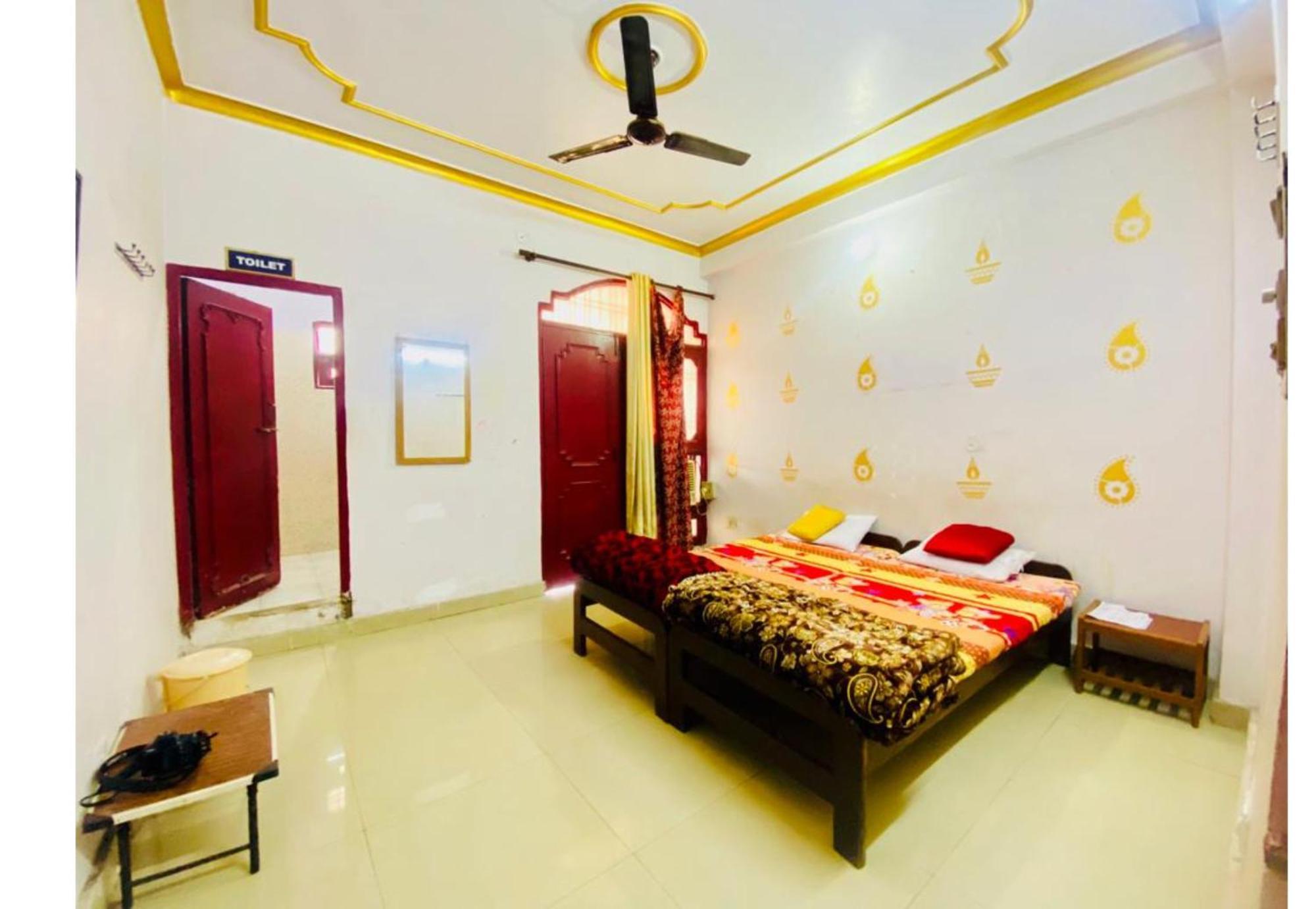 J C Guest House Hasanganj Bagian luar foto