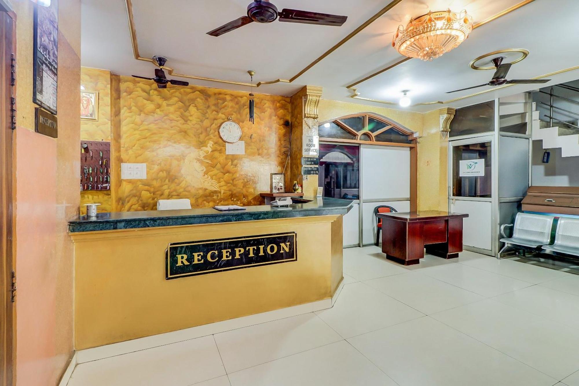 J C Guest House Hasanganj Bagian luar foto