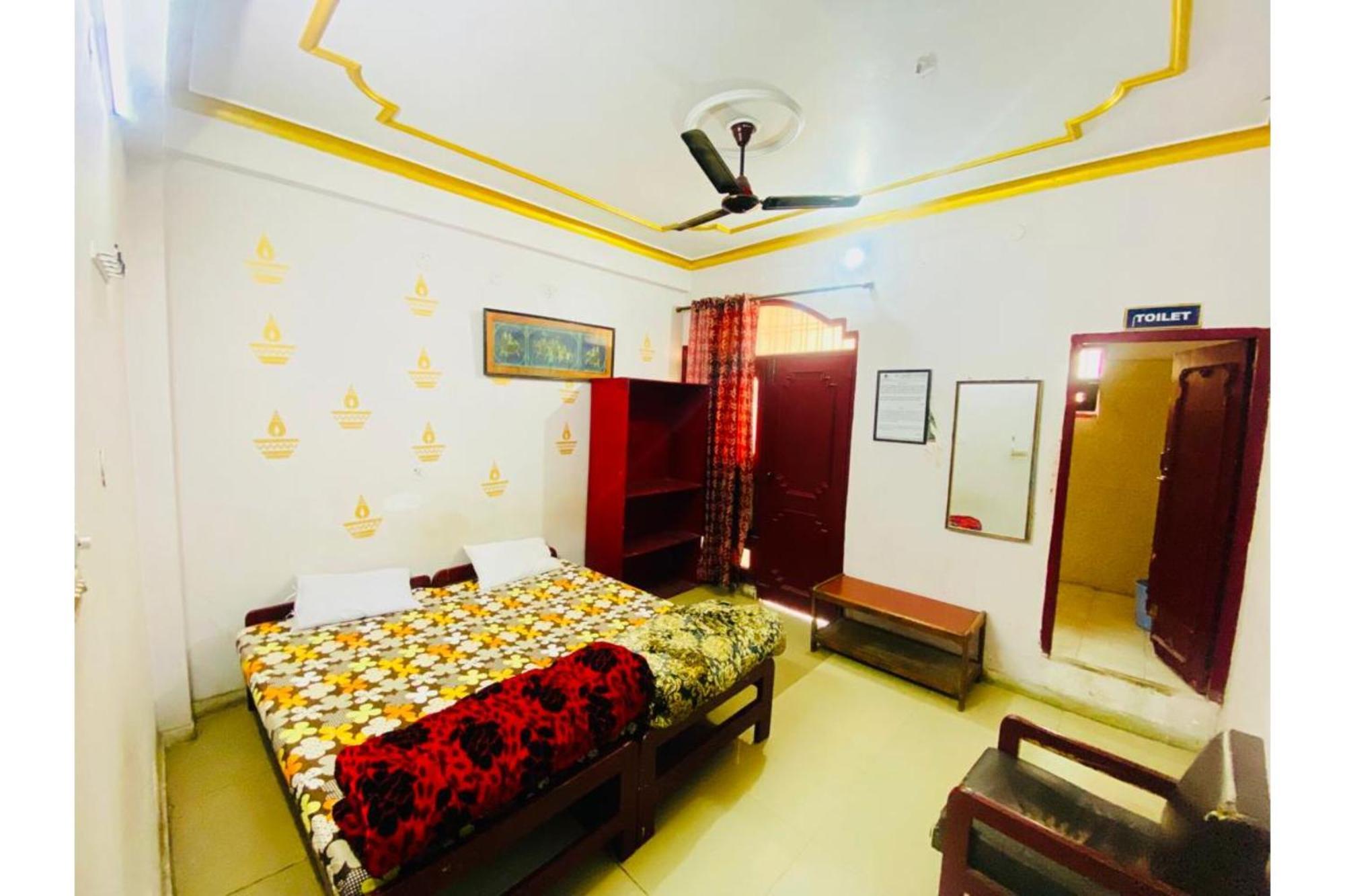 J C Guest House Hasanganj Bagian luar foto
